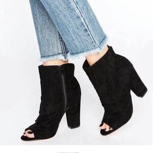 Parisian Open-toed Anckle Boots - Black Suede